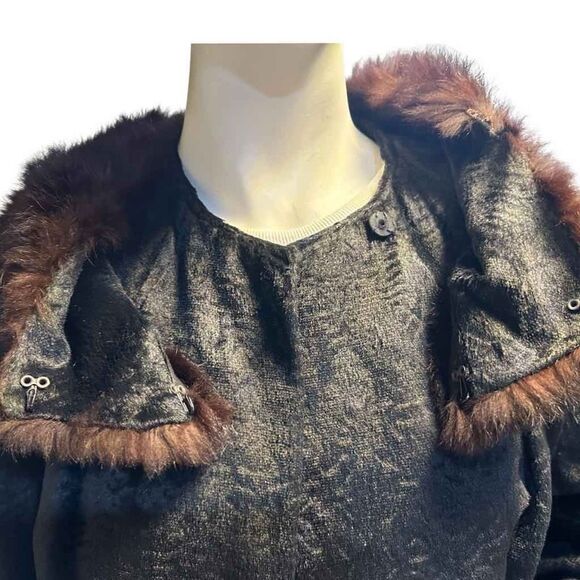 Vintage
1950s/1960s dark navy blue sculpted velour jacket. - Picture 5 of 11